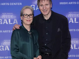 Neeson presents SPIRIT OF IRELAND award